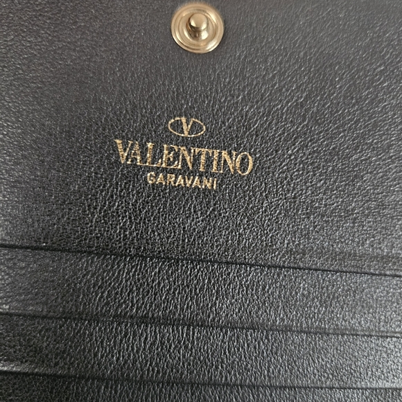 Valentino Garavani Medium Rockstud Leather Shoulder Bag & Wallet - Picture 14 of 16